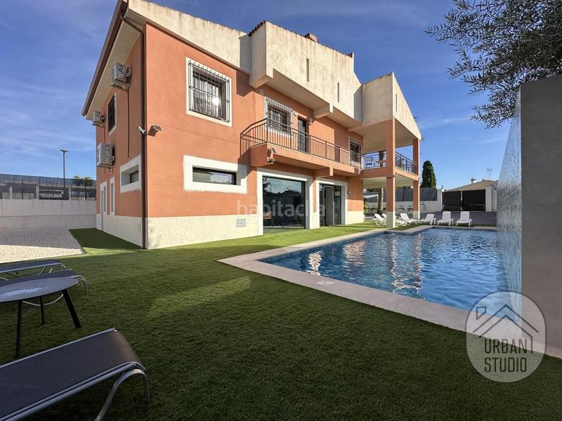 Foto 6f7e626c-7c6d-4470-80e8-bfb29a6f54e8. Maison avec parking piscine dans Los Girasoles Sant Vicent del Raspeig