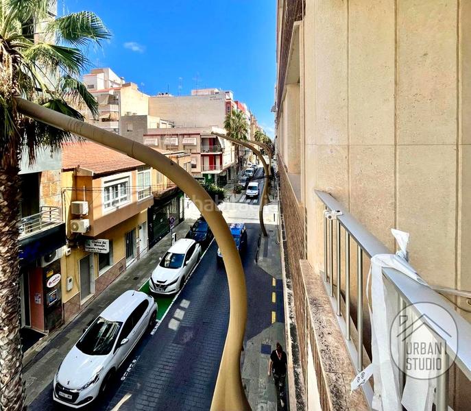 Foto 0d011f07-9b9f-47ea-93ba-3a0b9f1282f3. Piso amplio piso de 4 dormitorios con gran potencial en Torrevieja