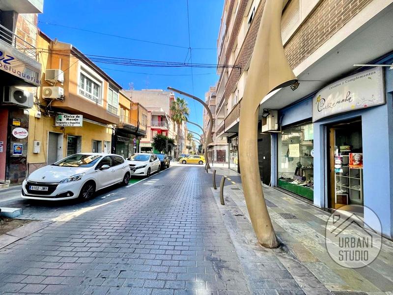 Foto 1e8dd90f-c3f4-497c-8b50-8bdad4da602d. Piso amplio piso de 4 dormitorios con gran potencial en Torrevieja