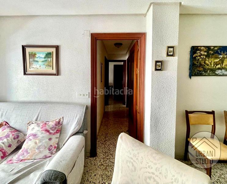 Foto 26f50abe-c89a-4ad6-a8f7-18dbcc71511d. Piso amplio piso de 4 dormitorios con gran potencial en Torrevieja