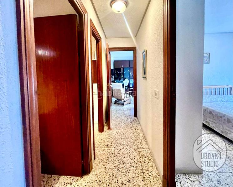 Foto 48bac9e7-99ba-4ab5-a6c6-e0bcbae4bdf1. Piso amplio piso de 4 dormitorios con gran potencial en Torrevieja