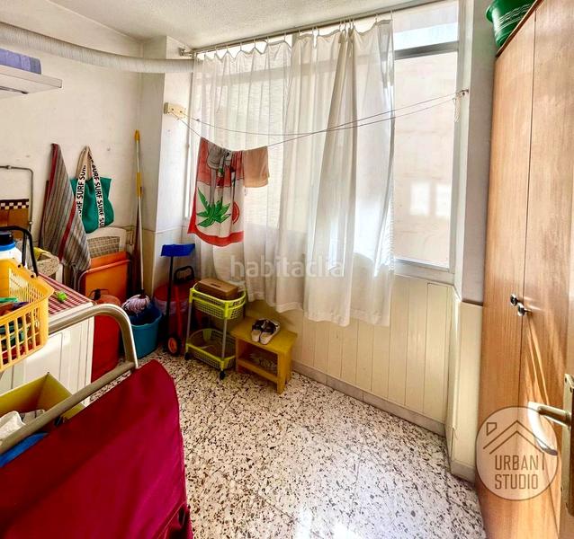 Foto 54c0f6c3-6551-456f-8f12-b2ba2245d68a. Piso amplio piso de 4 dormitorios con gran potencial en Torrevieja