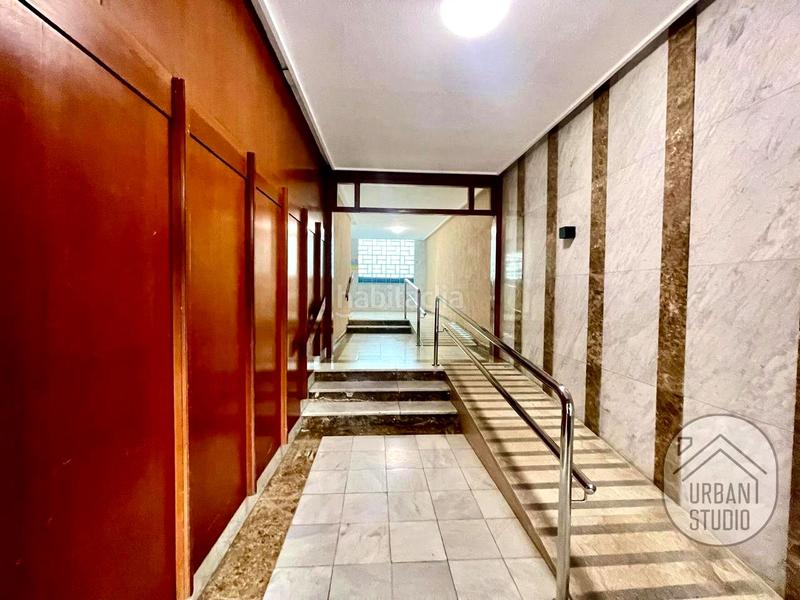 Foto 560e5d4a-87e9-4147-a21c-48e40e49d671. Piso amplio piso de 4 dormitorios con gran potencial en Torrevieja