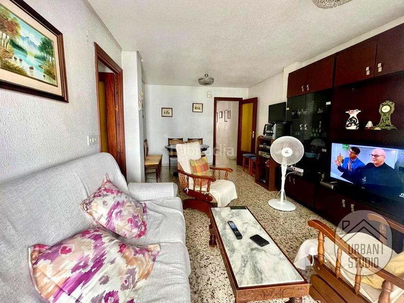 Foto 73394f68-25c8-474d-8f02-ac887fd994ee. Piso amplio piso de 4 dormitorios con gran potencial en Torrevieja