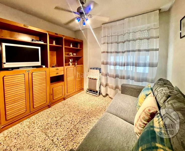 Foto 8355ee64-8e01-4933-9e78-f27f69501426. Piso amplio piso de 4 dormitorios con gran potencial en Torrevieja