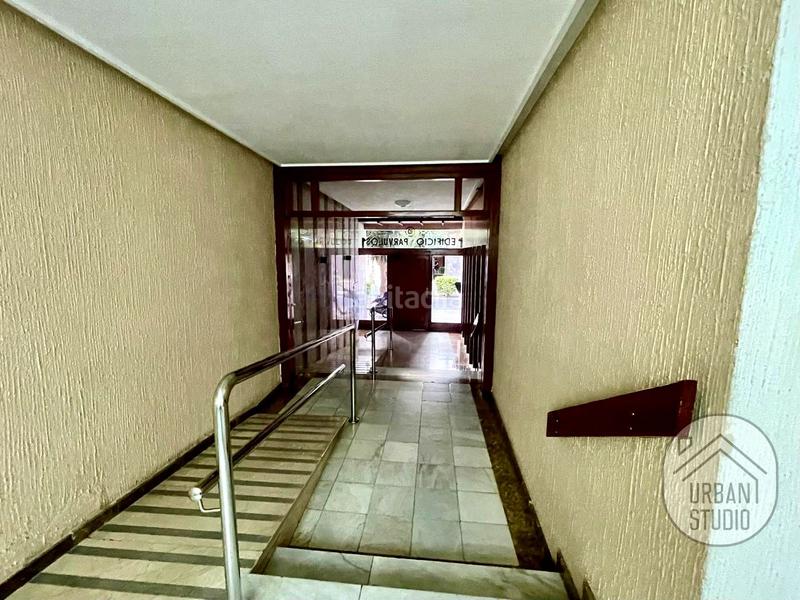 Foto b09cd9b8-b88e-4bcc-b4f0-c5376b66e4a9. Piso amplio piso de 4 dormitorios con gran potencial en Torrevieja