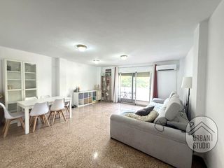 Flat  Calle pardo gimeno. Amplio piso con terraza en benalúa  4 dormitorios