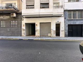 Local Comercial  Maestro marqués. Local próximo a estación ave, trafico y diputación.