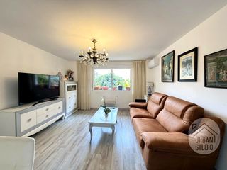 Planta baja  Sociedad cultural deportiva betis florida. Piso totalmente reformado 3 dormitorios con garaje