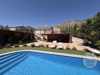 Casa  Urbanización el aljibe. Chalet a las faldas del maigmo, alicante