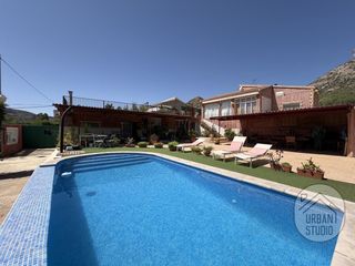 Casa  Urbanización el aljibe. Chalet a las faldas del maigmo, alicante