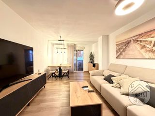 Appartement  Calle montero ríos. Piso con plaza garaje y trastero carolinas altas