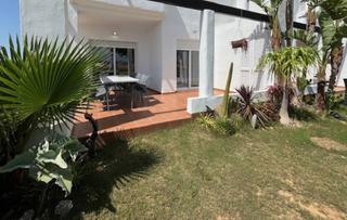 Etagenwohnung in Terrazas de la Torre Golf. Roldan piso bajo con jardin