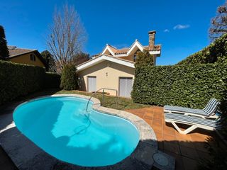 Chalet in Olot. Casa xalet amb encant