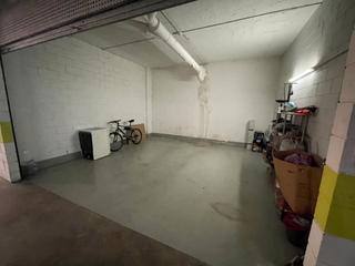 Parking voiture  Calle sabadell, de 4. Garatge doble tancat zona la granja