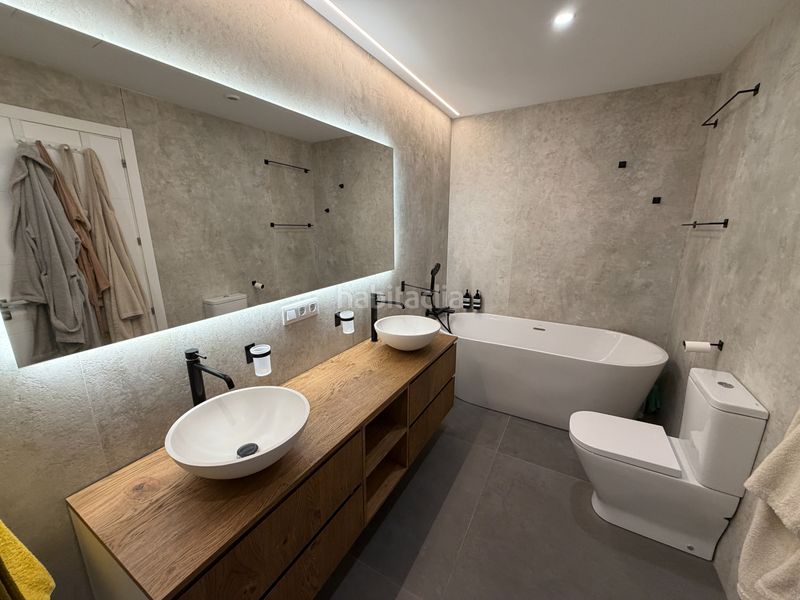 Foto cb929f7e-42f8-4142-93ed-d0cf60ecff0a. Casa adossada amb calefacció piscina a Olot