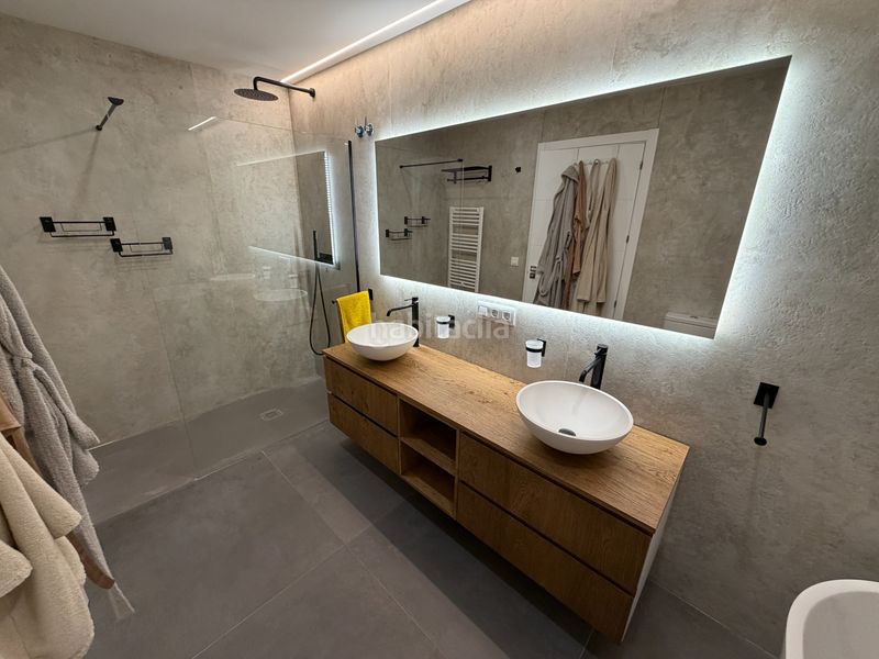 Foto df601291-23c7-47d1-9361-9ed3c251efe6. Casa adossada amb calefacció piscina a Olot