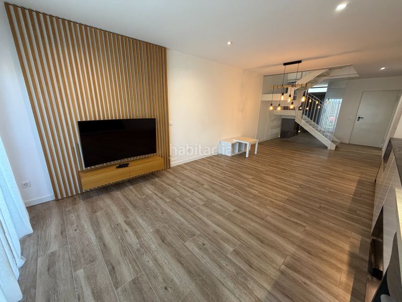 Foto eef74f8e-0667-4d52-bf99-806c8a2cc798. Casa adossada amb calefacció piscina a Olot