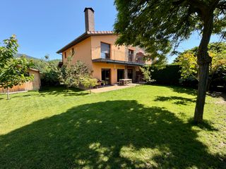 Doppelhaus in Vall d´en Bas (La). Casa amb encant!