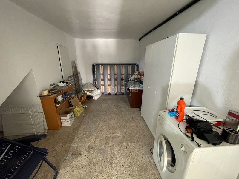 Foto 7b8f295d-ab3e-4b1a-a407-c68323312f9a. Casa amb aparcament a Olot