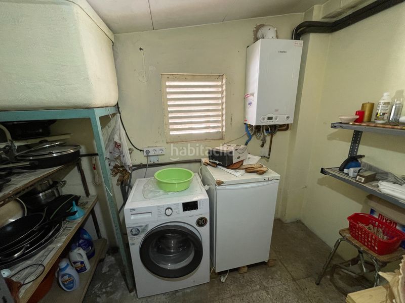 Foto a1320487-cf20-442f-817b-76944c1de01d. Casa amb aparcament a Olot