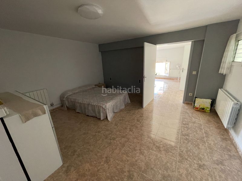 Foto bfa8da6a-ee71-4f4a-b9c7-6cc35f4b82d8. Casa amb aparcament a Olot