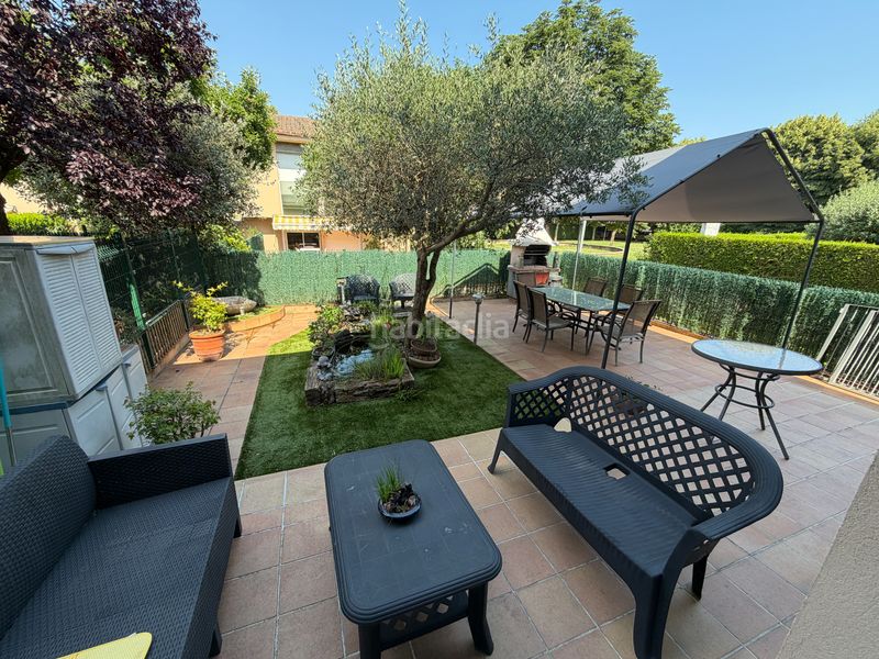 Foto e885ea12-9370-40e5-8b74-f5f495747194. Casa adossada amb xemeneia calefacció aparcament a Olot