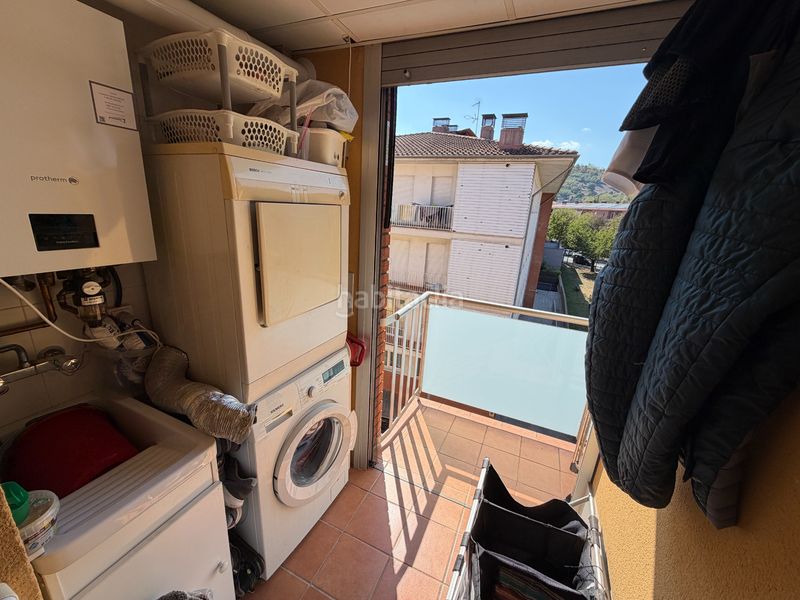 Foto a04fe0ee-4120-4edf-b051-a10f0816cb47. Pis amb calefacció aparcament a Olot