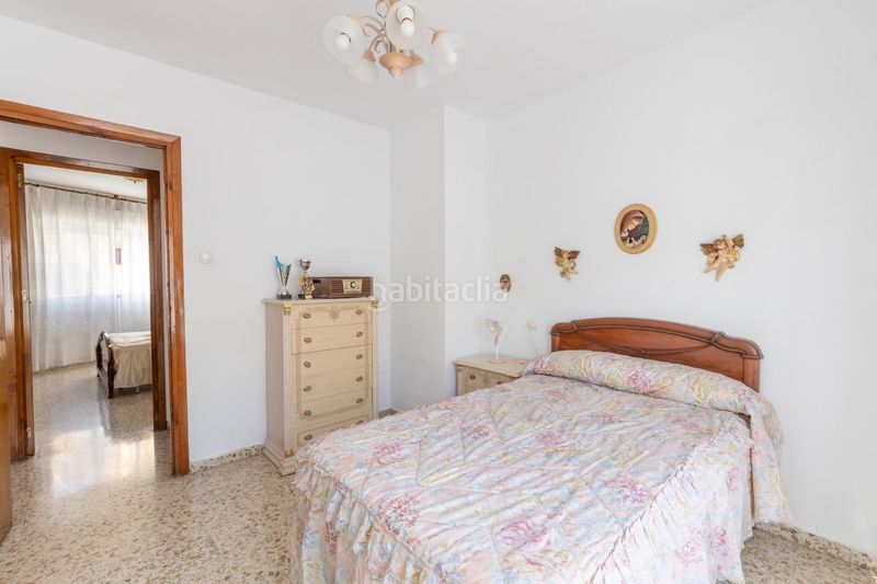Foto 019be284-e36f-49f4-8bea-b1bd517346e9. Casa adossada amb aparcament a Atarfe