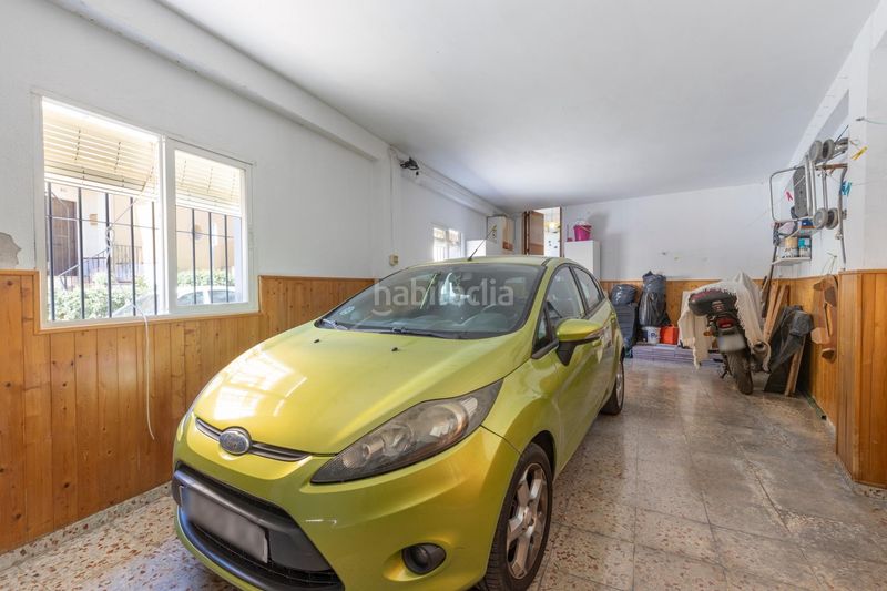 Foto 116f0663-8c4b-41a0-a238-4a149080eeb4. Casa adossada amb aparcament a Atarfe