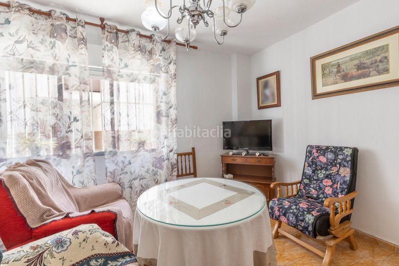 Foto 5bfe158b-1d63-44e9-8251-2e13bea9ece6. Casa adossada amb aparcament a Atarfe