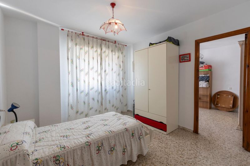 Foto ac1ccb5f-8502-4a57-8233-0f44602881e3. Casa adossada amb aparcament a Atarfe