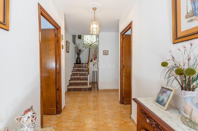 Foto b577d619-1d38-4681-837a-b0794bfdc161. Casa adossada amb aparcament a Atarfe
