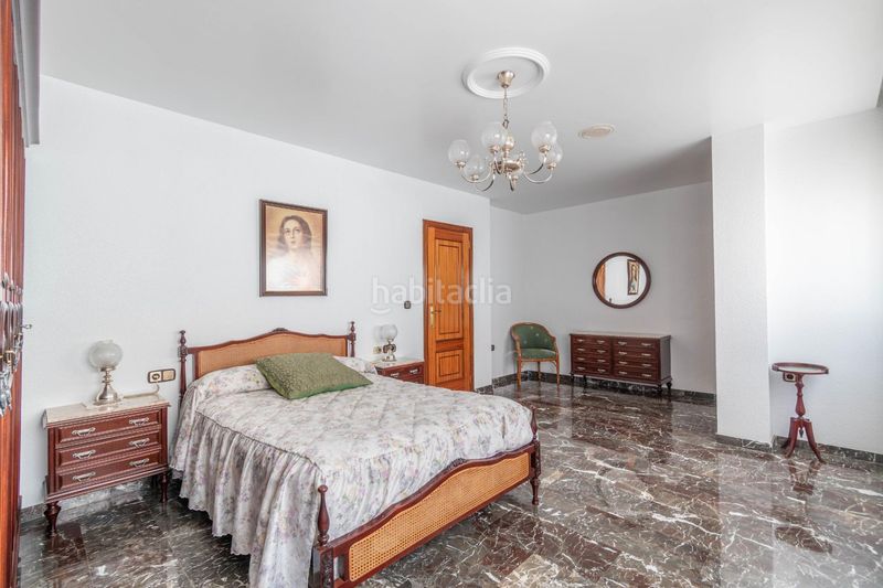 Foto ef571738-9b8e-4ffc-867b-11c1e168f78e. Edifici a Jun