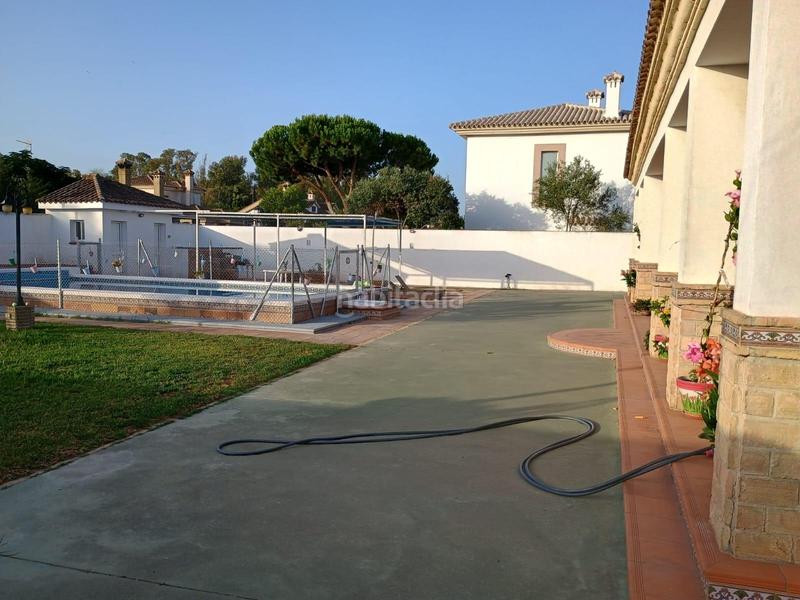 Foto 1d8ae6df-c216-4b4f-bdb5-8a21eb4ed3e4. Xalet amb calefacció aparcament piscina a Cuatro Pinos - El Carmen Puerto de Santa María (El)