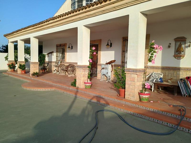 Foto 8ac7e78c-1e99-4d51-b7c8-5e68a0f98bdf. Xalet amb calefacció aparcament piscina a Cuatro Pinos - El Carmen Puerto de Santa María (El)