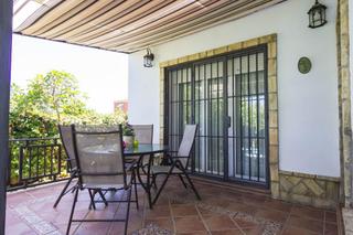 Xalet en Cuatro Pinos - El Carmen. Casa con terreno situada en camino viejo de rota