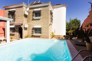 Casa a Soto de Vistahermosa. Chalet en el camaleón, con piscina