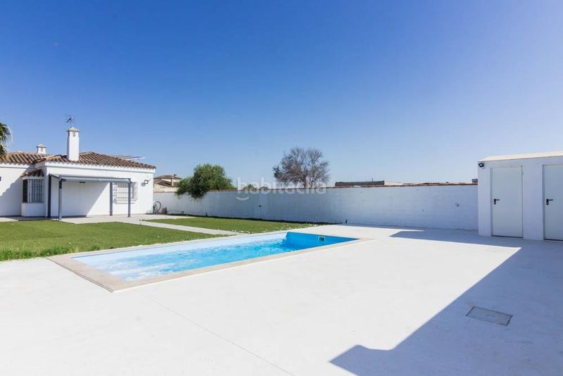 Foto 9a367eb5-3b87-4200-8177-e34c45345fc6. Masia amb aparcament piscina a Carretera de Sanlúcar - Sudamérica Puerto de Santa María (El)
