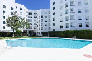 Appartement à El Ancla. Tu hogar junto al mar luminoso, exterior y con piscina