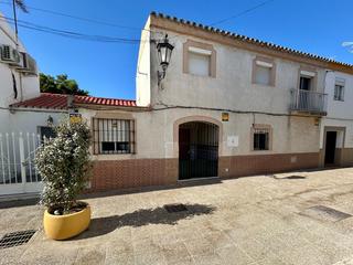 Casa a Caballero Bonald-S. José Obrero-Guadalcacín. Auténtica casa de colonos en el corazón de guadalcacín