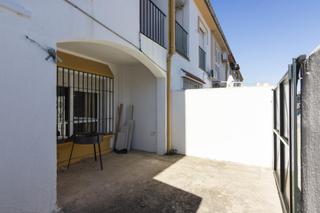 Maison jumelée à Caballero Bonald-S. José Obrero-Guadalcacín. Adosado en guadalcacín