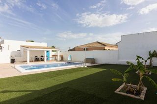 Masia a Carretera de Sanlúcar - Sudamérica. Casa con piscina en montes de oca
