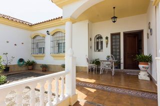 Xalet a Soto de Vistahermosa. Chalet independiente con amplia parcela en zona el camaleón, jun