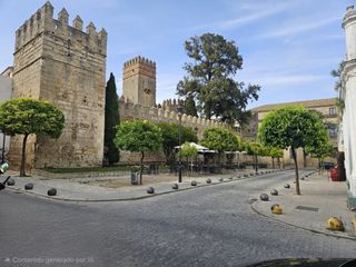 Pis a Plaza de Toros - Ayuntamiento. Apartamento situado junto al castillo san marcos