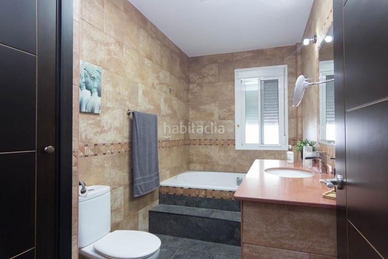 Foto 70b71f76-d272-4f65-b9c3-290458bbc939. Casa adossada a Camposoto - Gallineras San Fernando