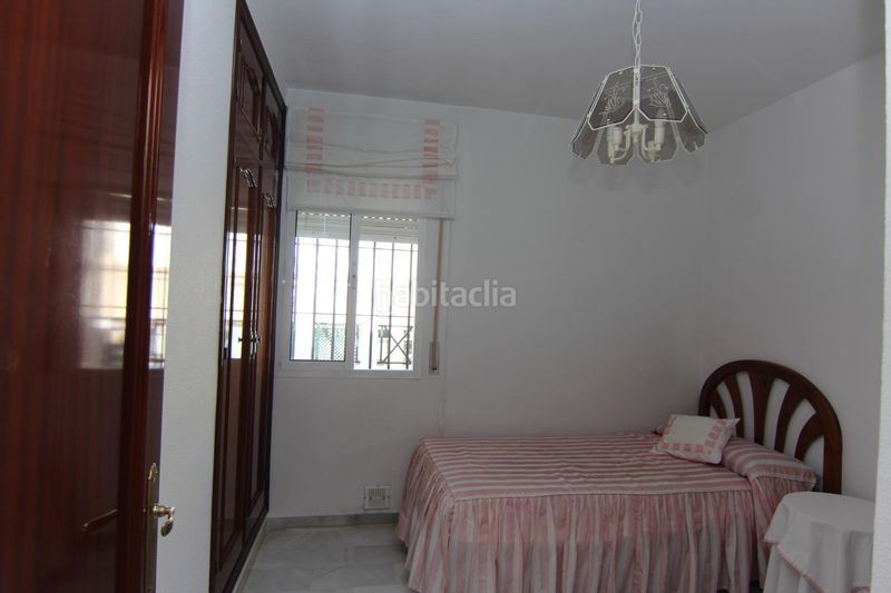 Foto c6f5597f-5858-4826-a6f2-2ac629dac344. Casa adossada amb aparcament a Crevillet Puerto de Santa María (El)