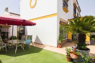 Casa adossada a El Juncal - Vallealto