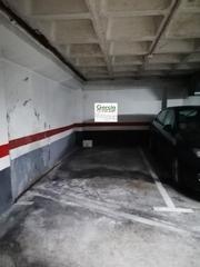Miete Autoparkplatz in Avinguda general marvá 18. Para coche pequeño
