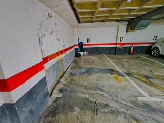 Rent Car parking in Avinguda general marvá 18. Para coche pequeño